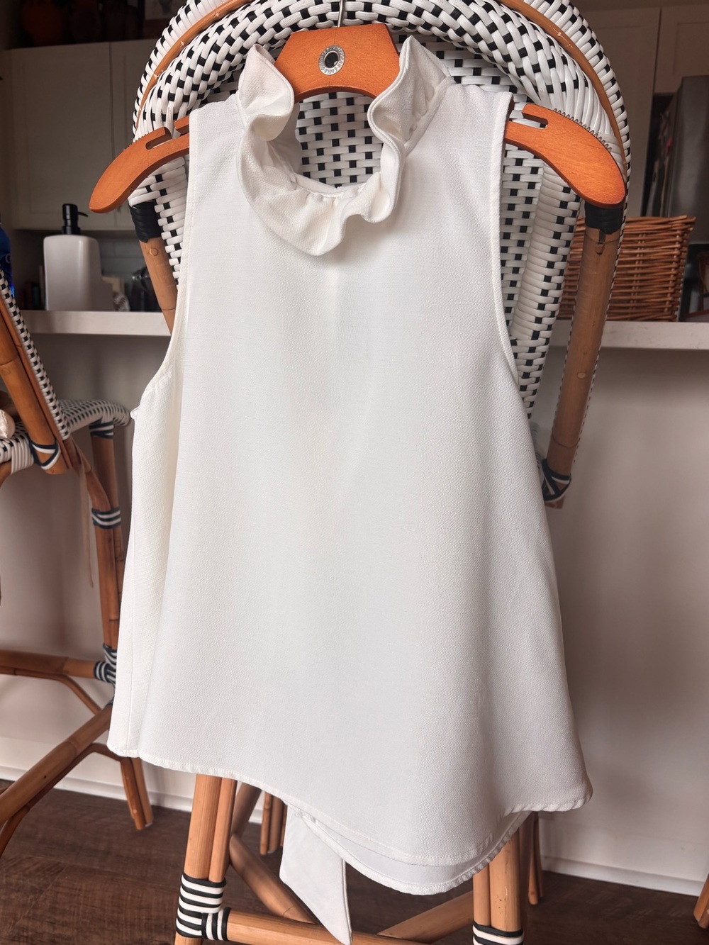 DO+BE Ivory Ruffle Collar Sleeveless A-line Swing Top